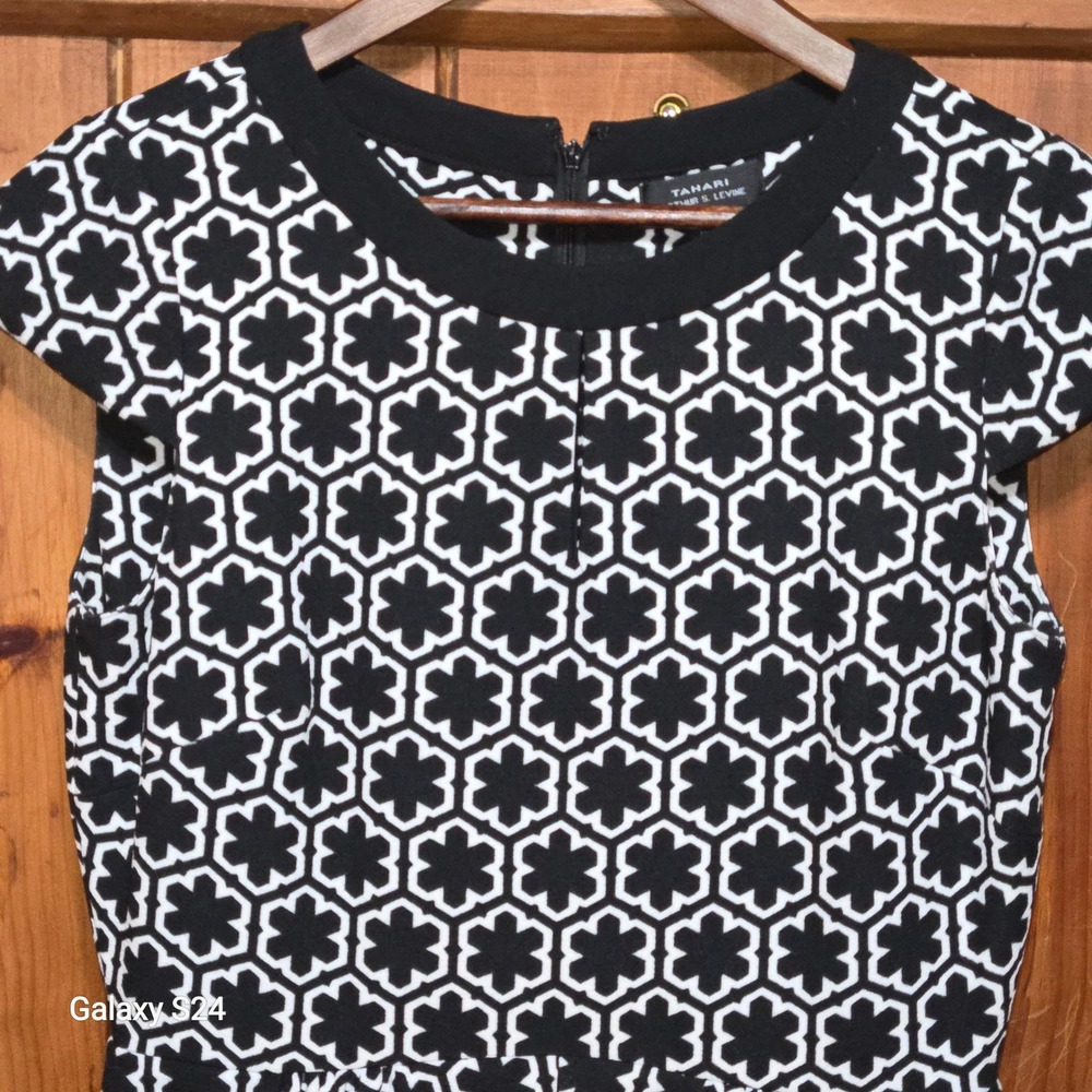 Tahari Arthur S‎ Levine Black White Geometric Peplum Sheath Dress 8 4120M130